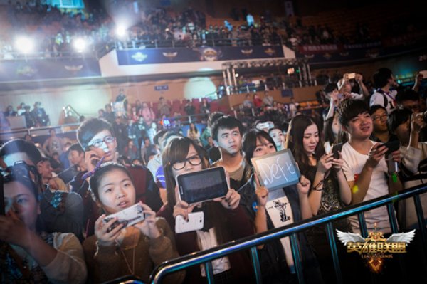 JDG赛后群访：输一小局不是坏事，有利于扩展BP策略