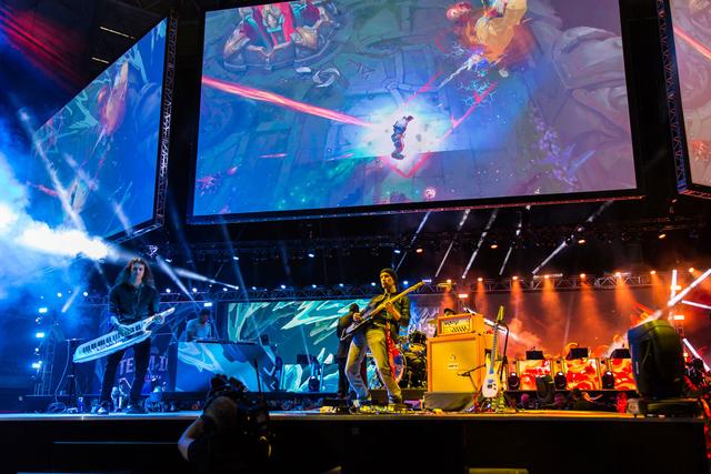 Hate 加入了日本战队 REJECT 。